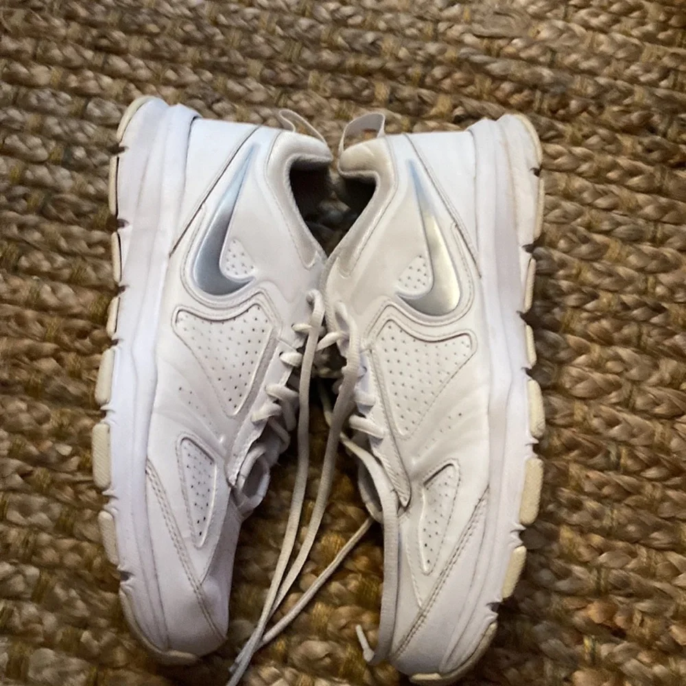 Nike T-Lite XL Sneakers